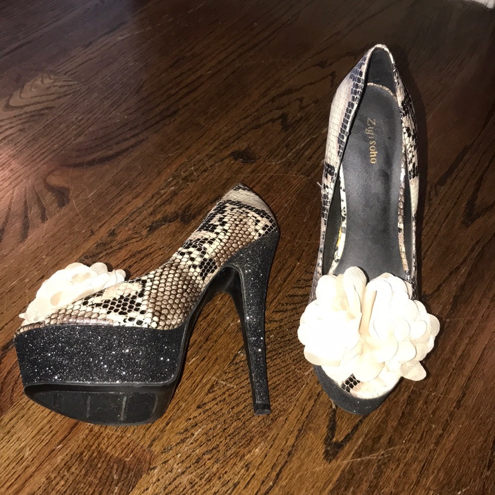 Shoes - Picture 2 of 2